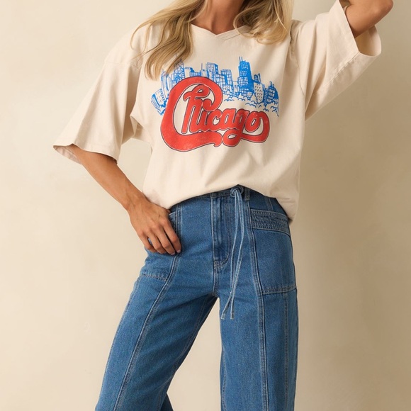 Daydreamer Chicago Tee - Picture 6 of 7